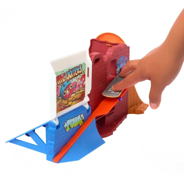 Hot Wheels Skate Drop In Skate Donut Skatepark Playset