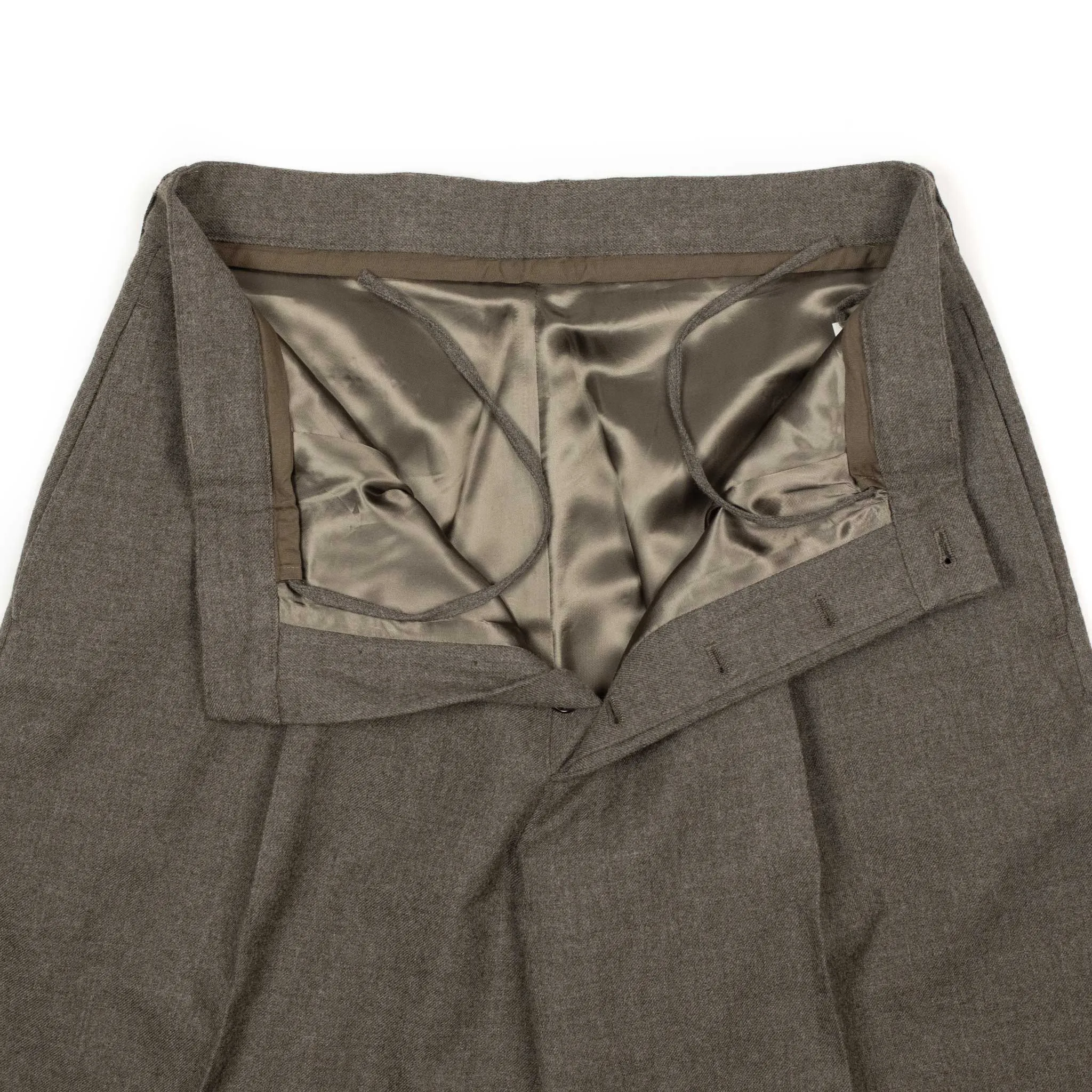 Pleated wide slacks in taupe washed wool