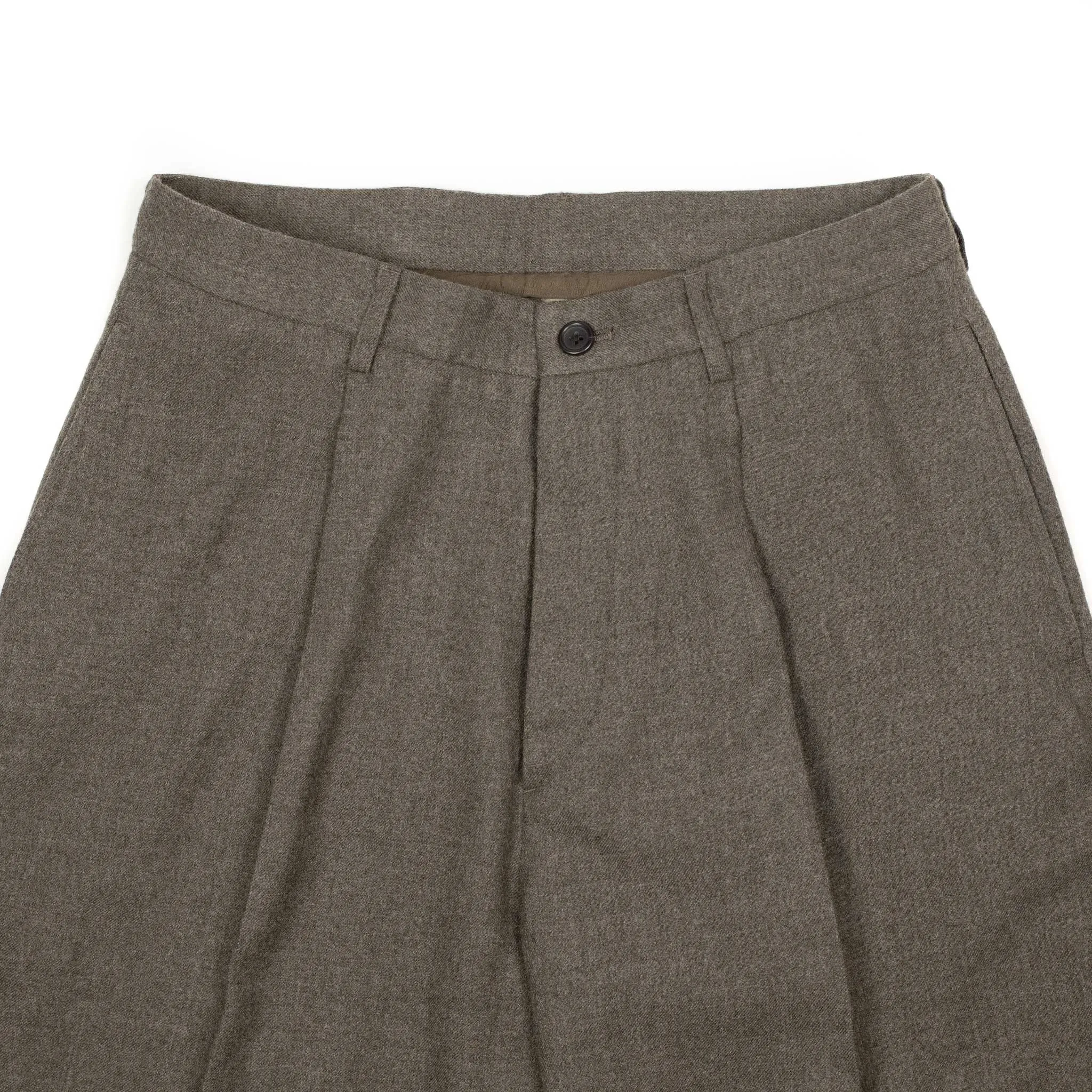 Pleated wide slacks in taupe washed wool