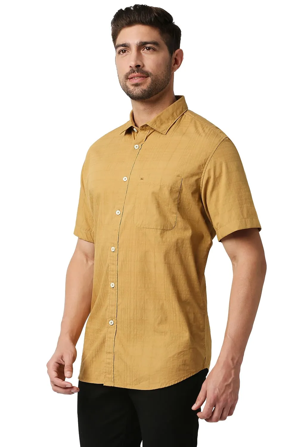 Slim Fit Dobby Checks Halfsleeves Shirt