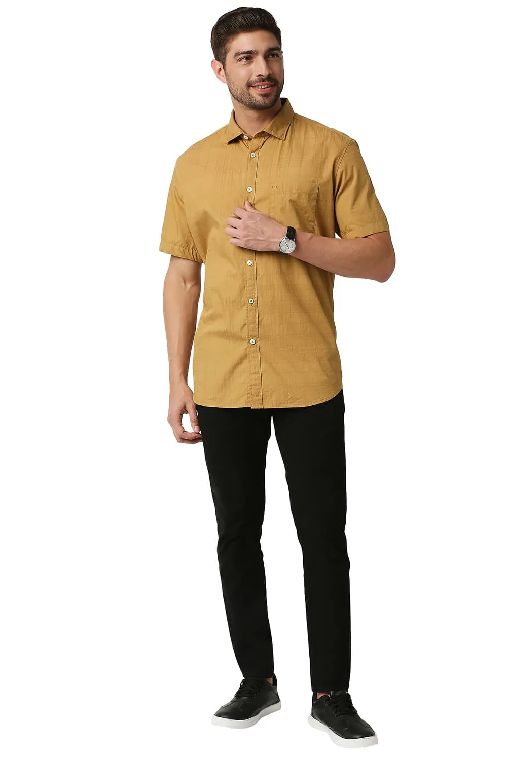 Slim Fit Dobby Checks Halfsleeves Shirt